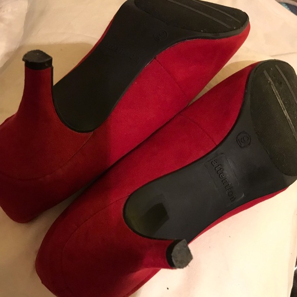 Attention Red Suede like Pumps size 9 - Picture 3 of 10